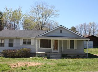 255 Pace Rd, Hendersonville, NC 28792