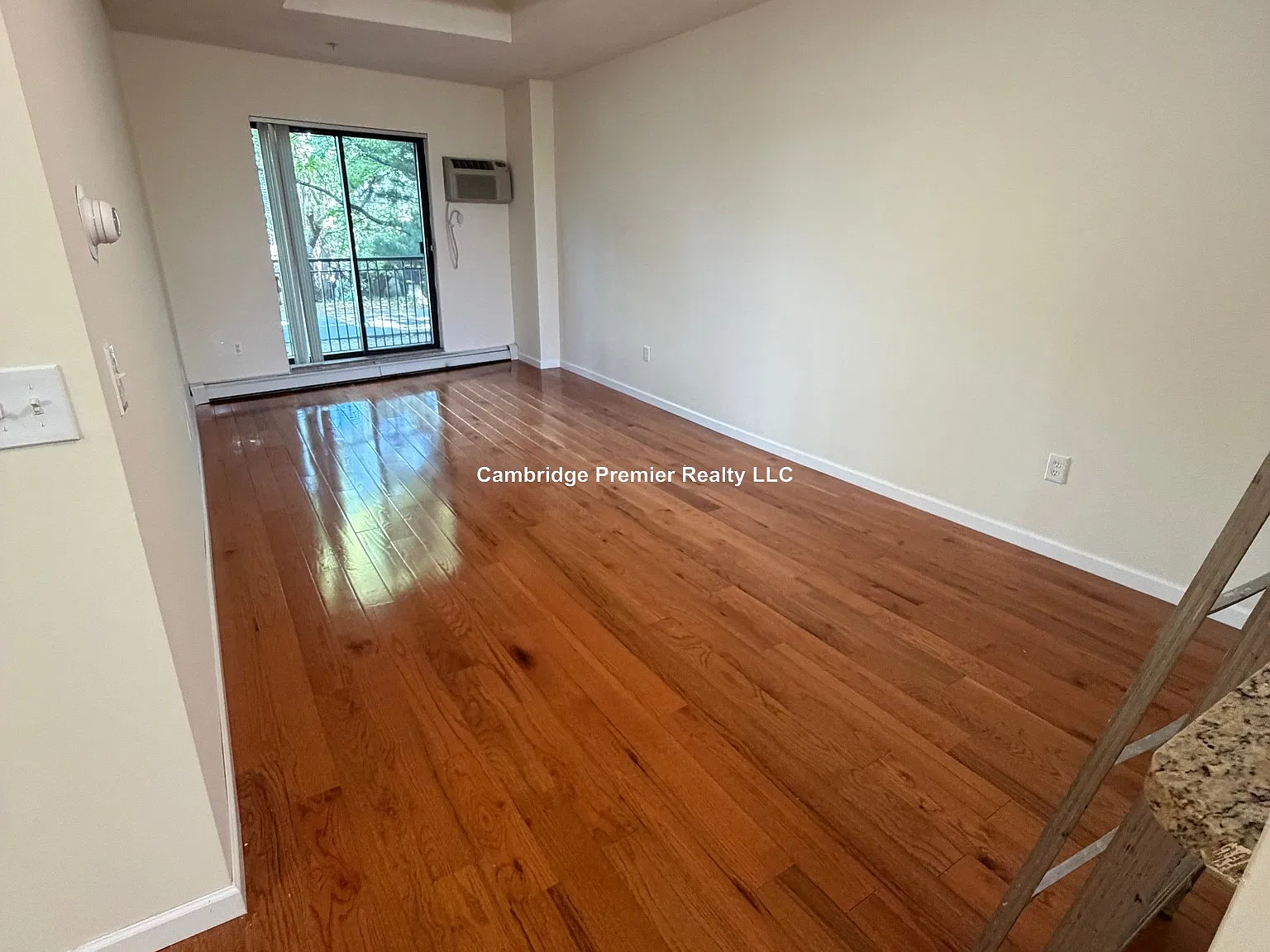 2 bed, 1100 sqft, $3,200 — Photo 1