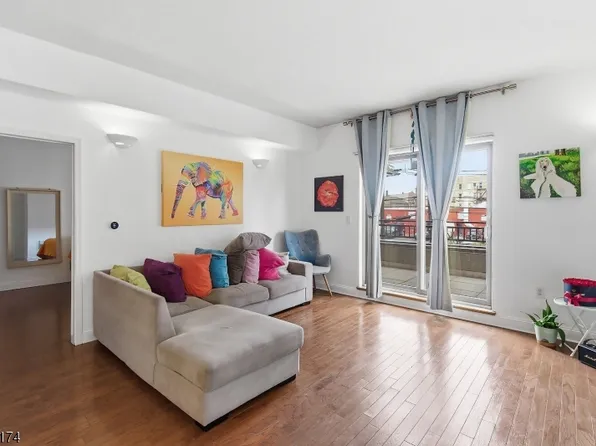 4315 Park Ave #2E, Union City, NJ 07087