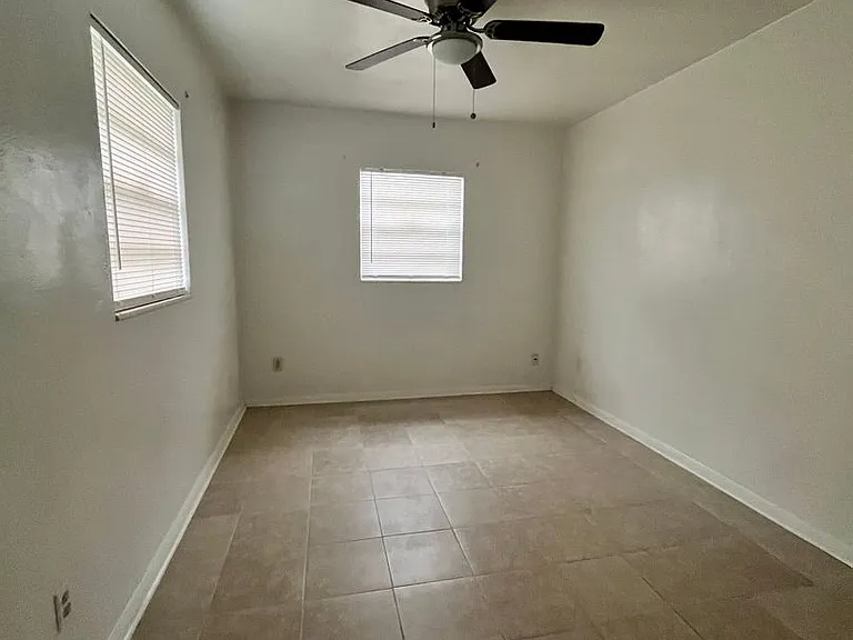 4208 Robbins Ave — Photo 7