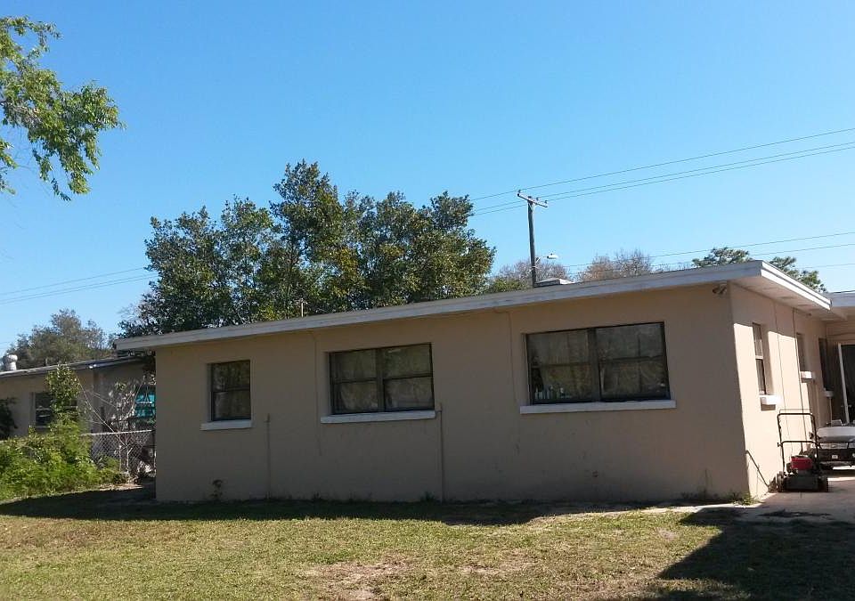 Back of 3 bedroom 1 bath
