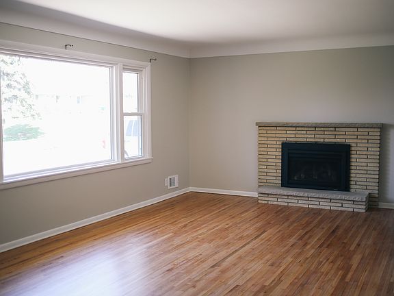 4th image of 1300 Pierce Ter NE