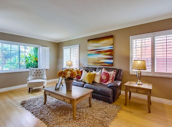 4th image of 3692 Oleander Dr