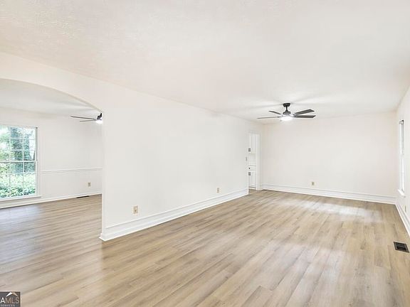 4th image of 816 Wentworth Dr