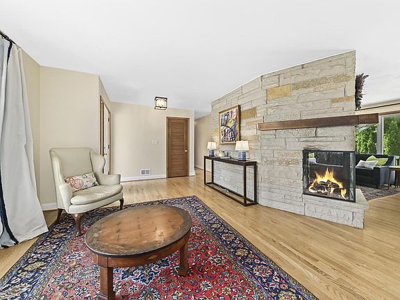 5th image of 1631 N Pine STREET