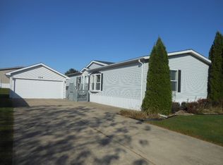 326 Lilac Ln, Matteson, IL 60443