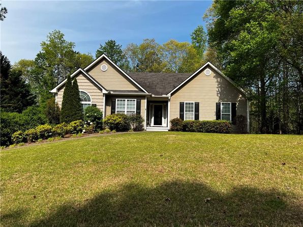 633 Forest Pine Dr, Ball Ground, GA 30107
