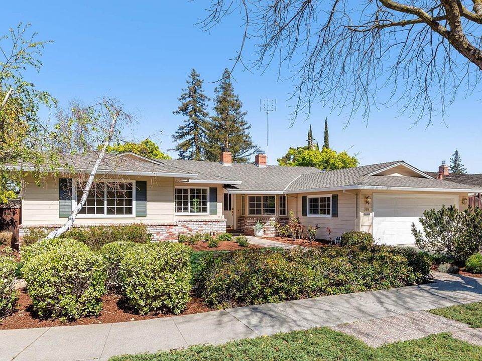 1st image of 749 The Dalles Ave