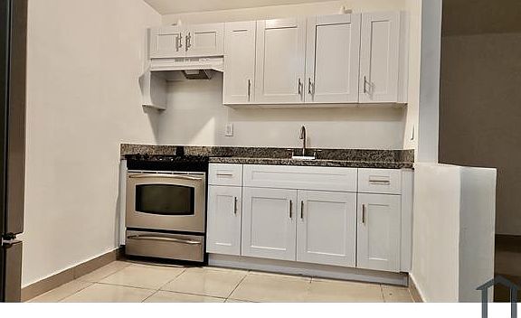 2nd image of 2400 NW 10th Ave APT 4