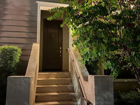 1080 W Baseline Rd, Claremont, CA 91711