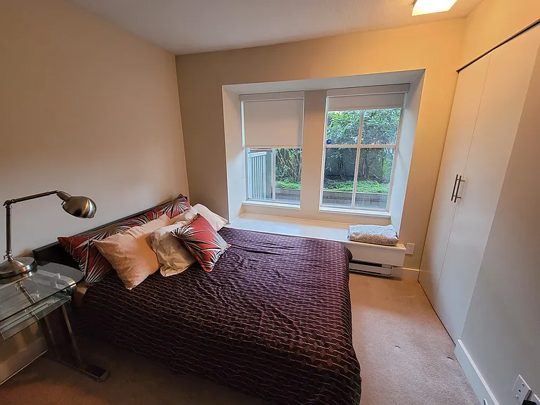 2020 Trafalgar St #102 — Photo 8