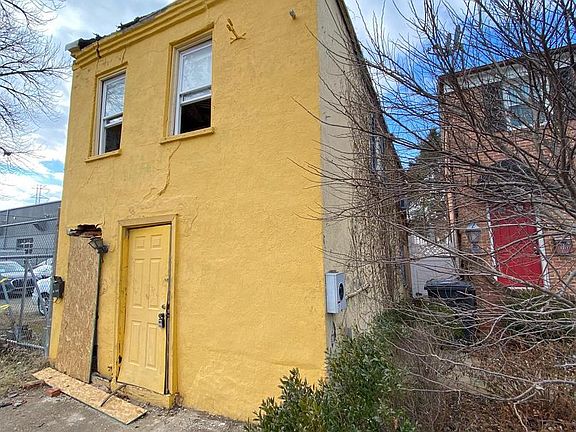 2nd image of 1309 N Lincoln St