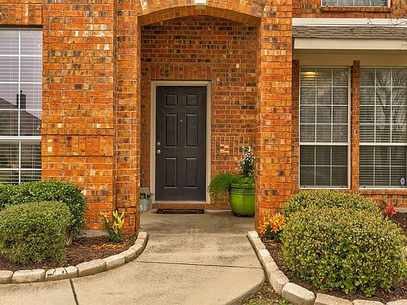 4th image of 949 Virginia Ln