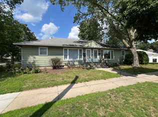 703 10th St NE, Rochester, MN 55906