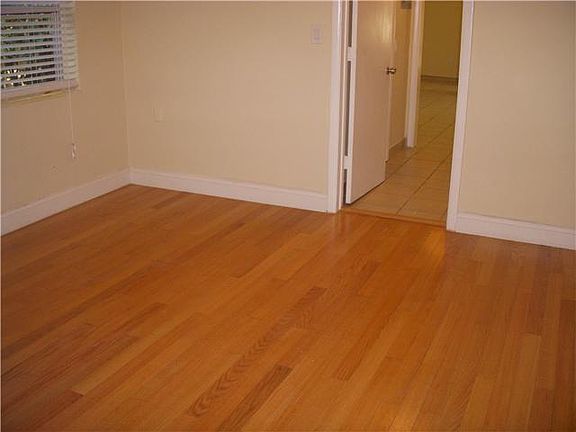 2nd image of 125 Edgewater Dr APT 12