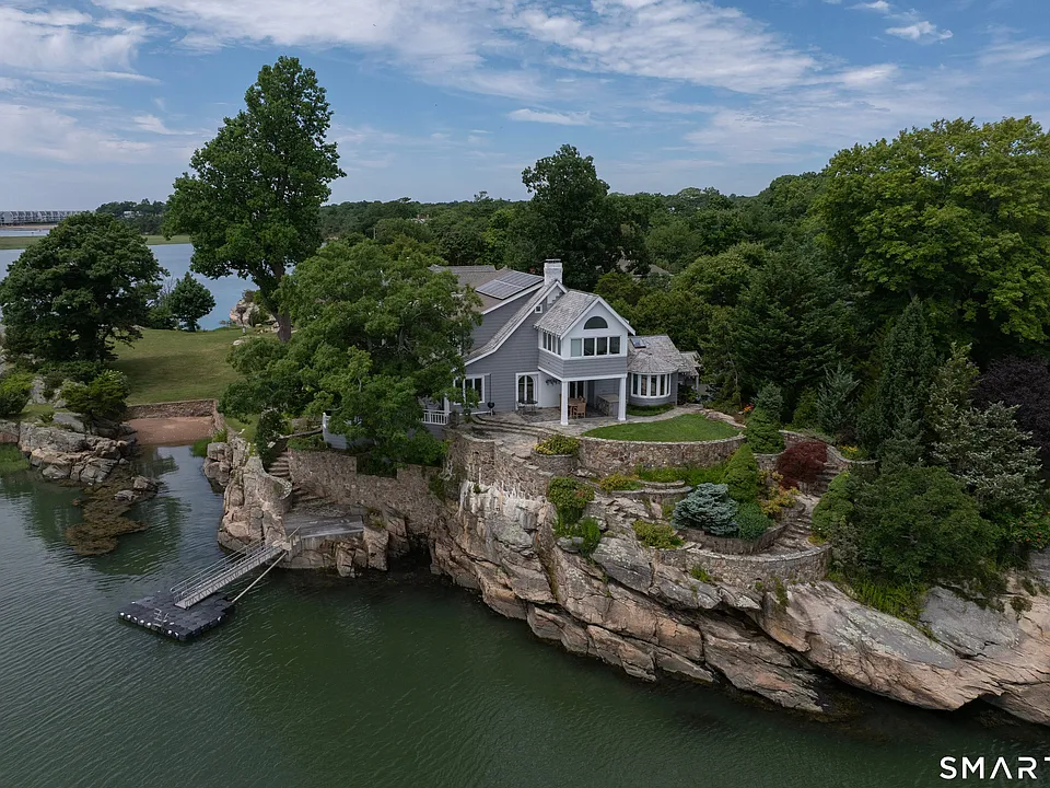 18 Rockland Park