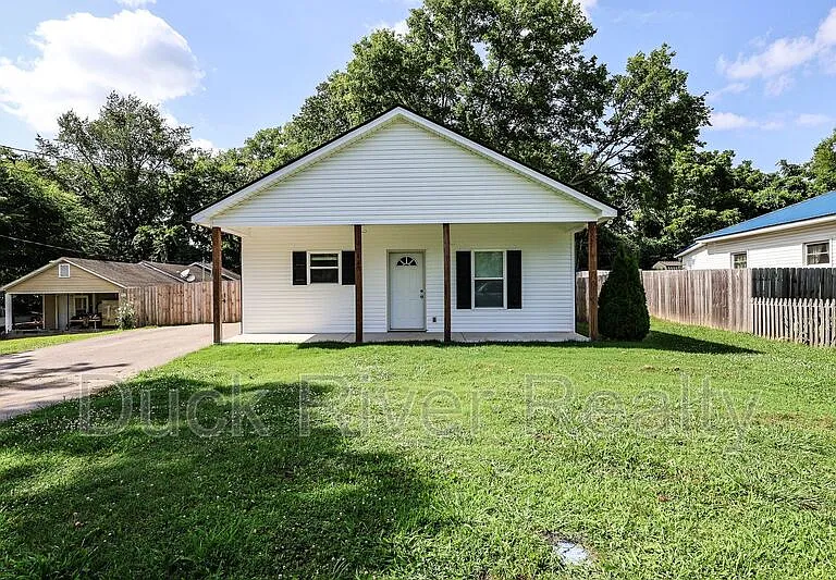 130 Westover Dr — Photo 1
