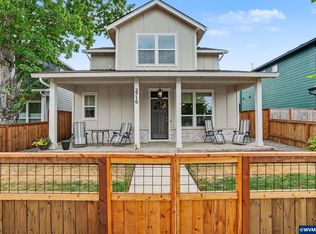 2716 D St NE, Salem, OR 97301
