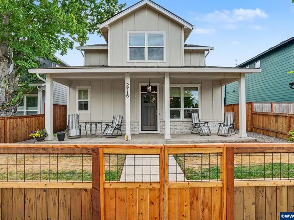2716 D St NE, Salem, OR 97301
