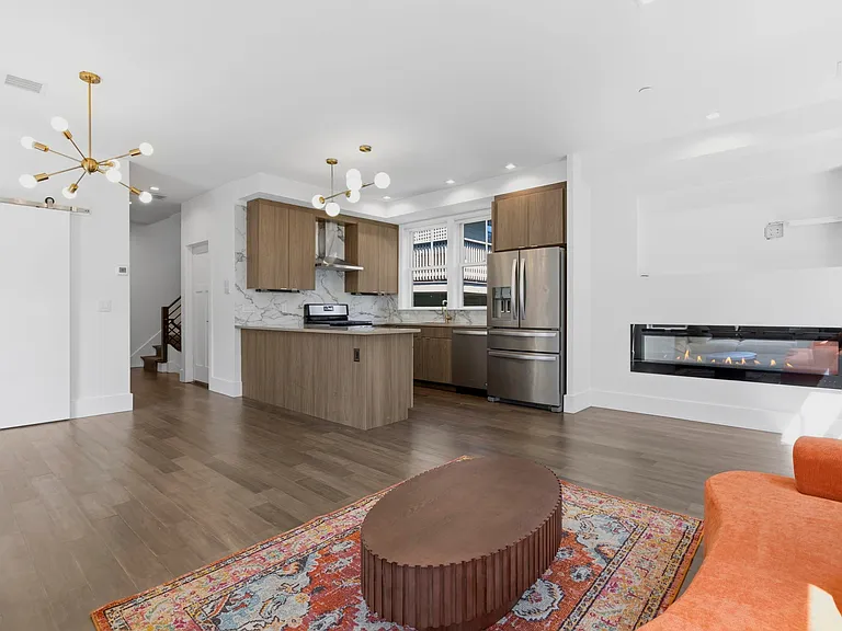 10 Spring Garden St #3 — Photo 2