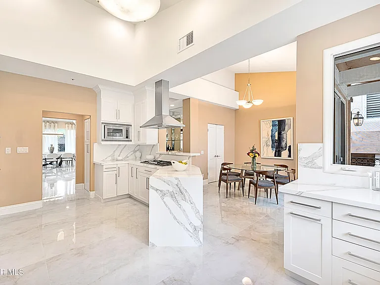 1687 Castlebridge Ct — Photo 10