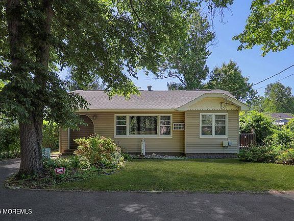 2nd image of 809 Shadylawn Way