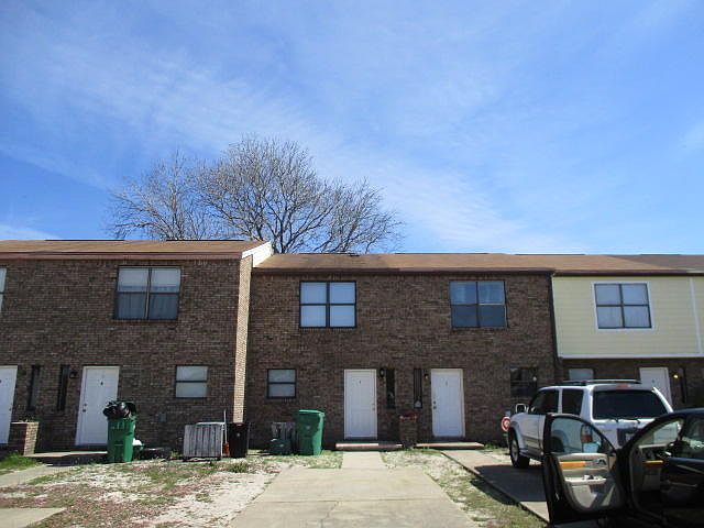 1st image of 206 Ann Cir Unit 7