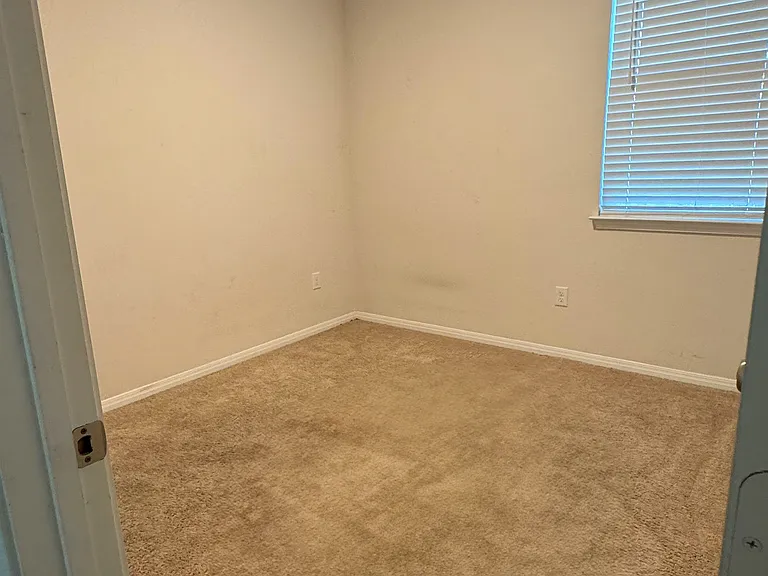109 Brody Ln — Photo 30