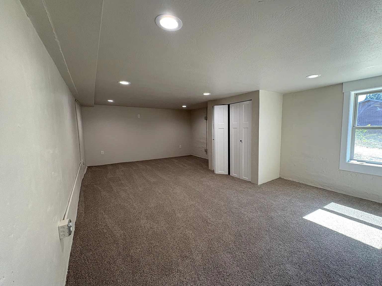 2 bed, 1100 sqft, $1,650 — Photo 2