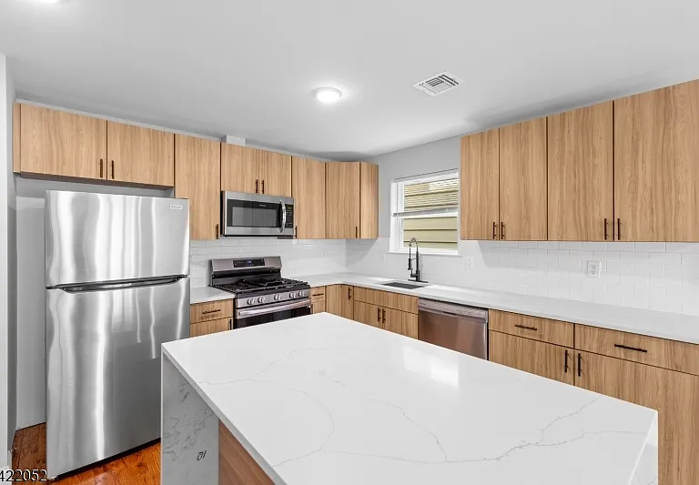 19 Shaw Ave #1 — Photo 9