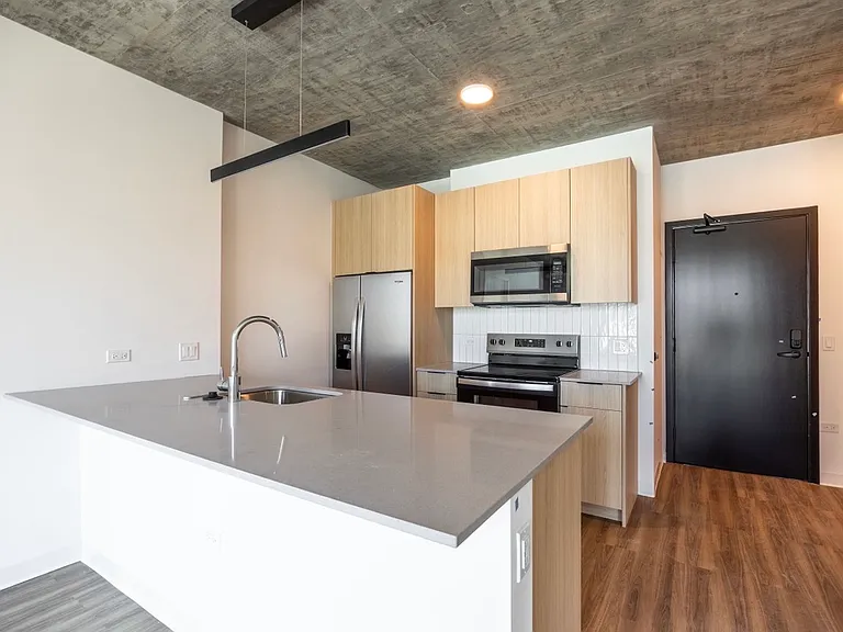 630 S Wabash Ave #2 — Photo 5
