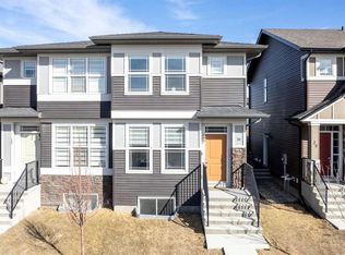 16 W Creekstone Dr SW, Calgary, AB T2X4Z5