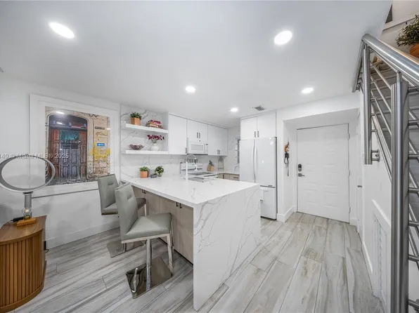 3130 Bird Ave APT 12, Miami, FL 33133