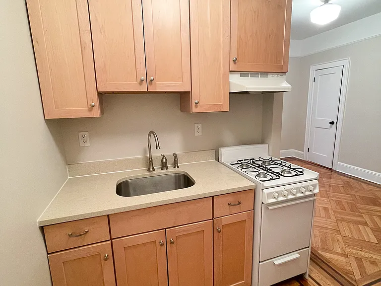 2407 19th St #2R — Photo 3