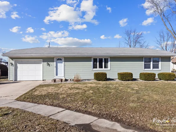 1379 Dove Ct, Bradley, IL 60915