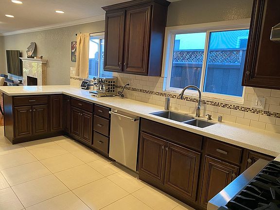 5th image of 3491 Suncrest Ave