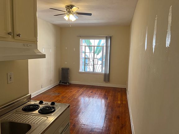 3rd image of 621 1/4 S Gramercy Pl #K211