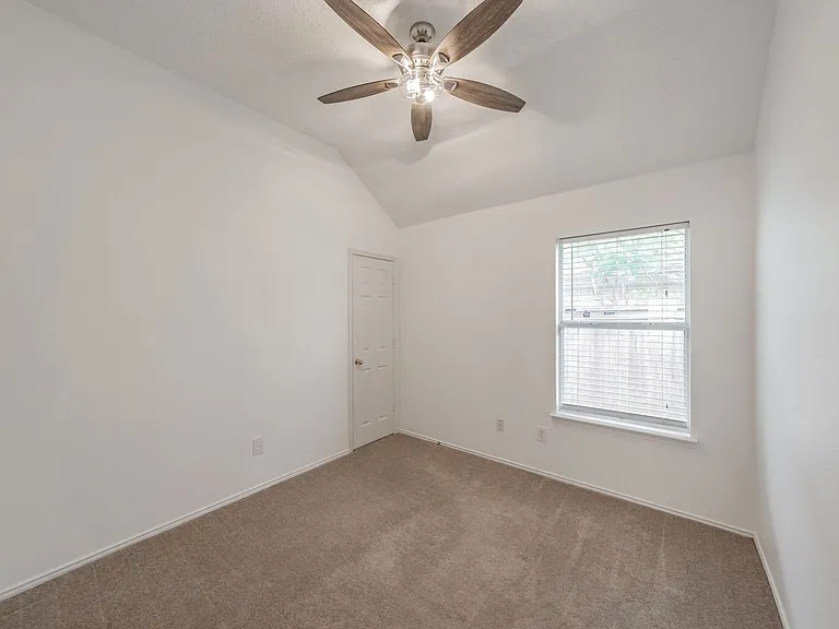 4728 Grant Park Ave — Photo 25