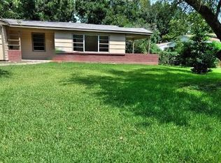 104 Yaupon Dr, Baytown, TX 77520