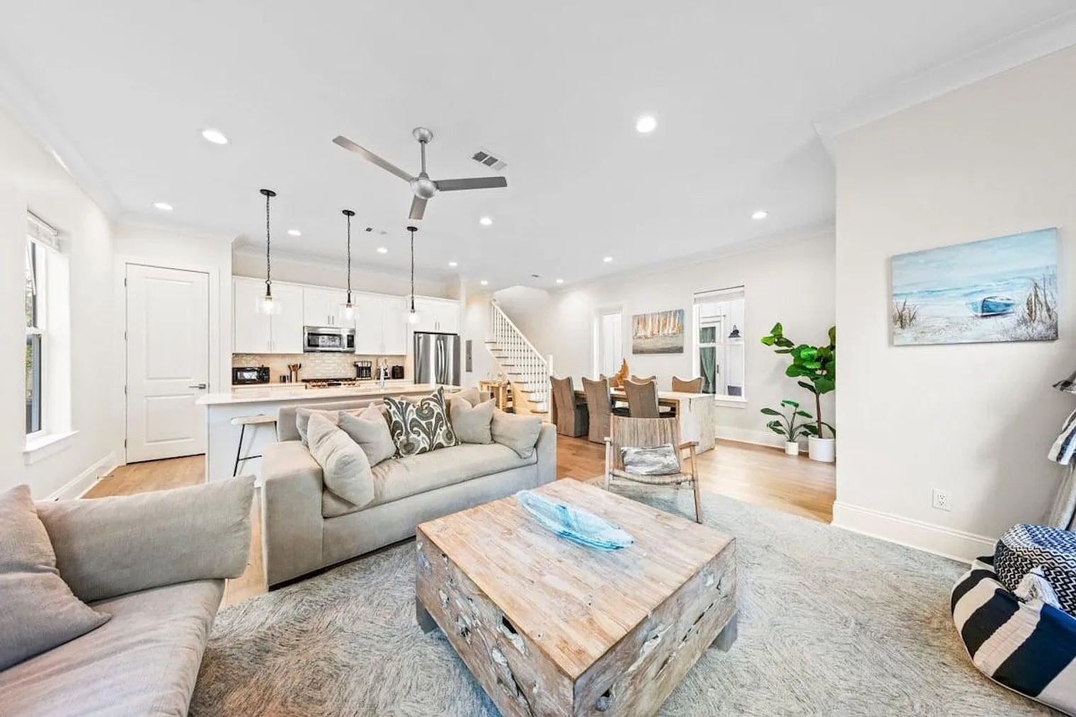 4 bed, 3.0 bath, 2088 sqft, $3,787 — Photo 4