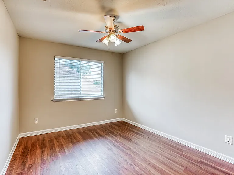 8238 Fuqua Gardens Dr — Photo 15