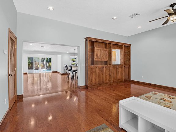 4th image of 1170 SW 21st Street
