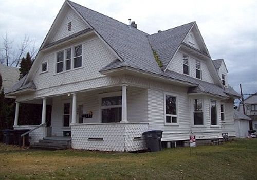 1st image of 604 University St APT 1