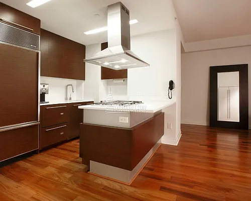 Rented by Manhattan Connection | media 12