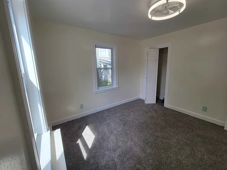42 Madison St — Photo 9