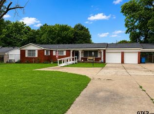 1611 N Pacific St, Mineola, TX 75773