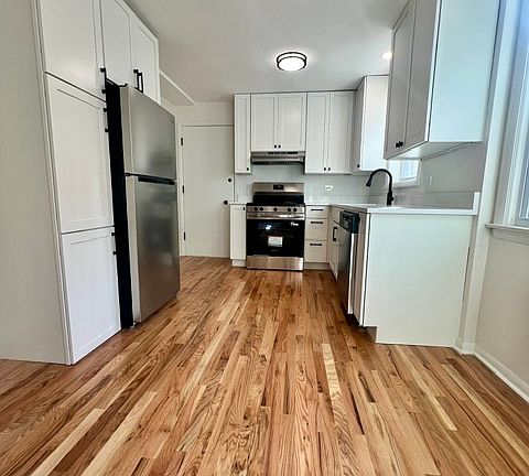 5th image of 5714 N Jersey Ave APT 1E