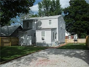 3rd image of 304 S Fuller Ave