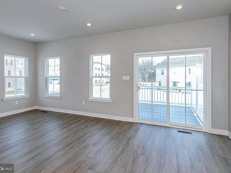 2410 Lenox Dr — Photo 14