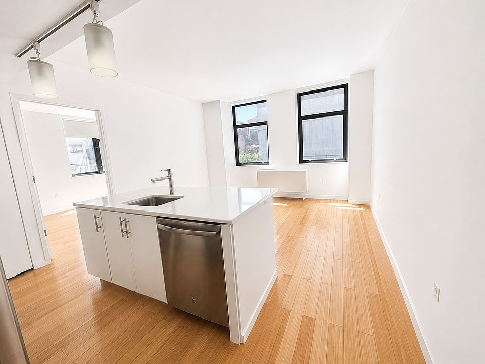 1st image of 424 Bedford Ave APT 2A